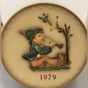 *SALE* HUMMEL, 1979 Annual Plate, ‘Singing Lesson’, #Hum 272
